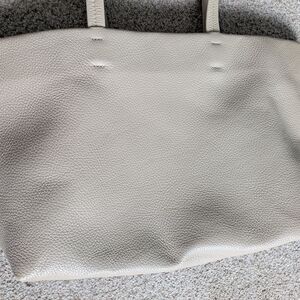 Cuyana Clasic Easy Tote in Cream Leather